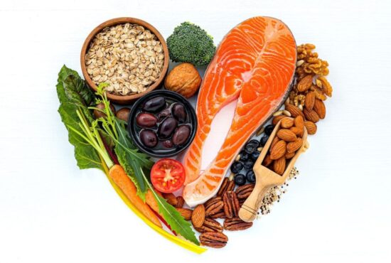رژیم غذایی برای داشتن قلب سالم، چه چیزی می‌توانید بخورید و از چه چیزهایی باید اجتناب کنید؟