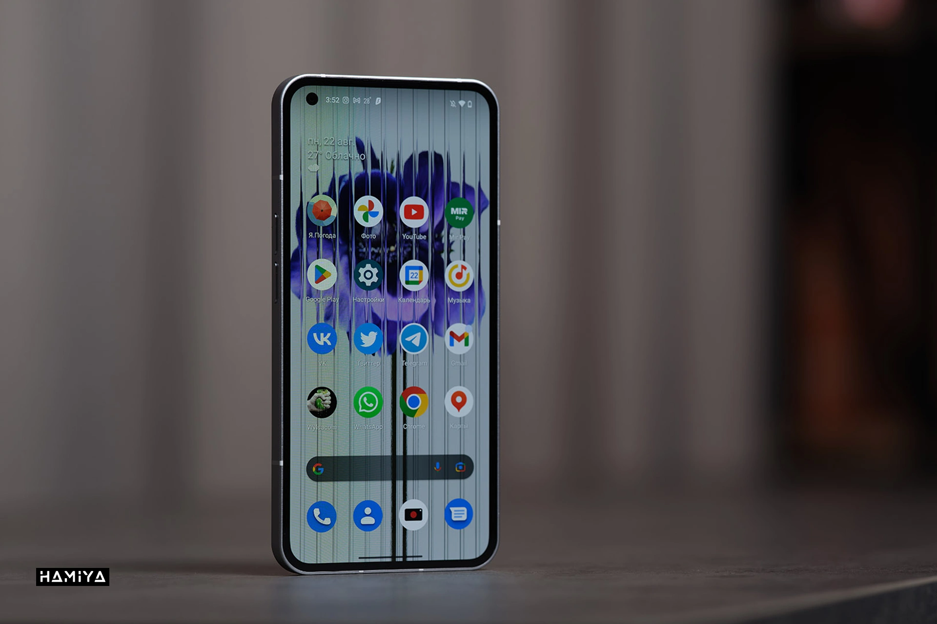 نمای روبروی nothing phone 1