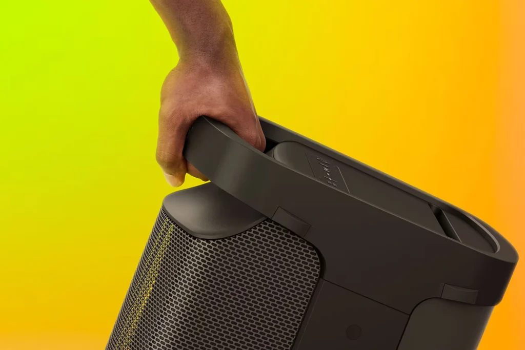 Sony SRS-XP500 in hand